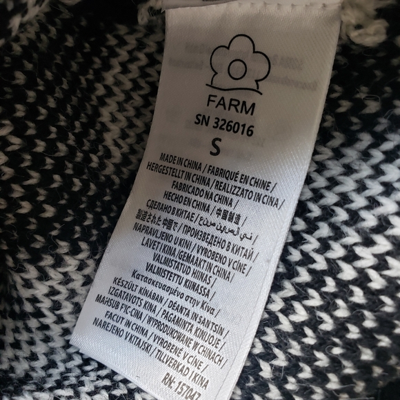 Farm Rio Sweater - Picture 8 of 9